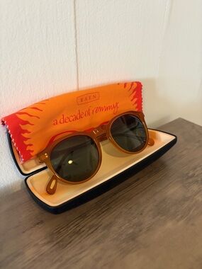 RAEN Remmy 49 - Honey / Green Polarized